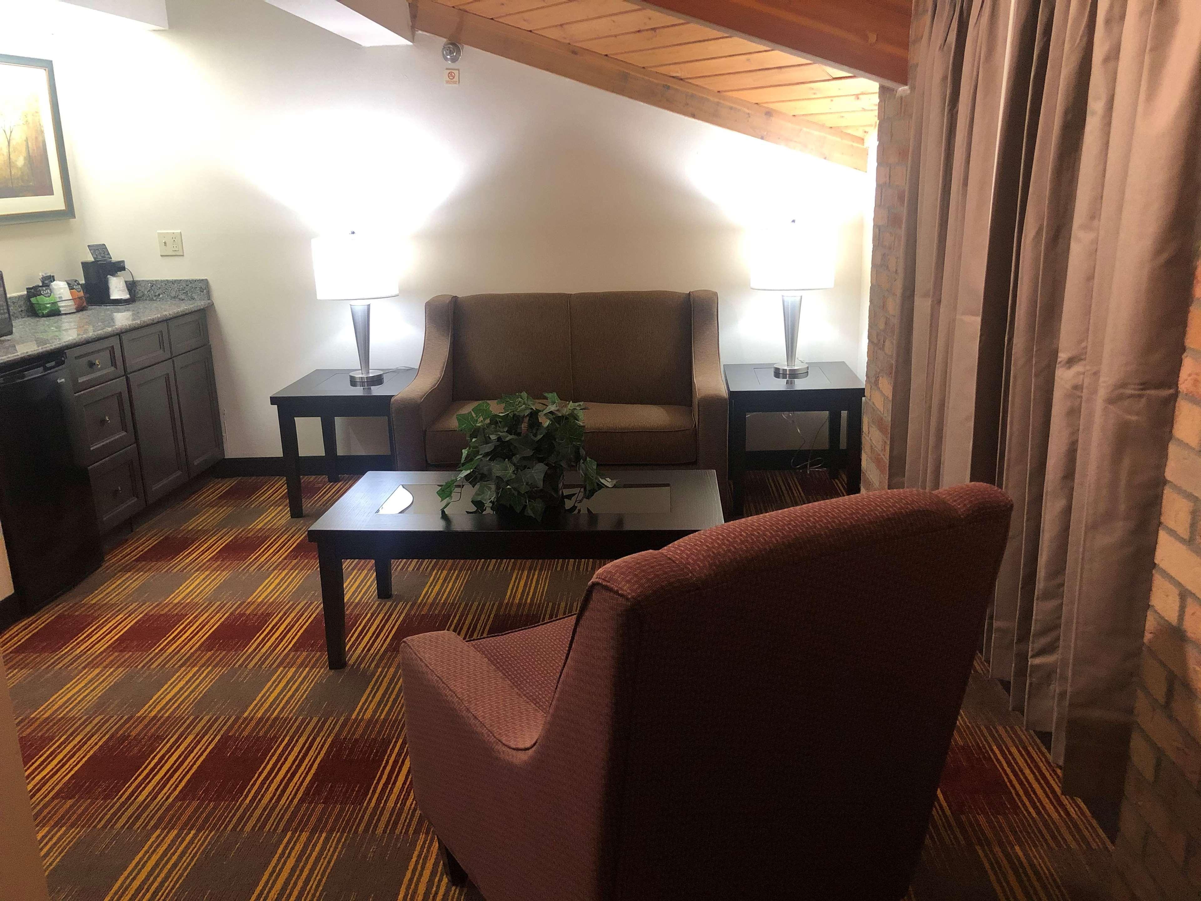 Best Western Lakewood Inn Hebron Eksteriør bilde