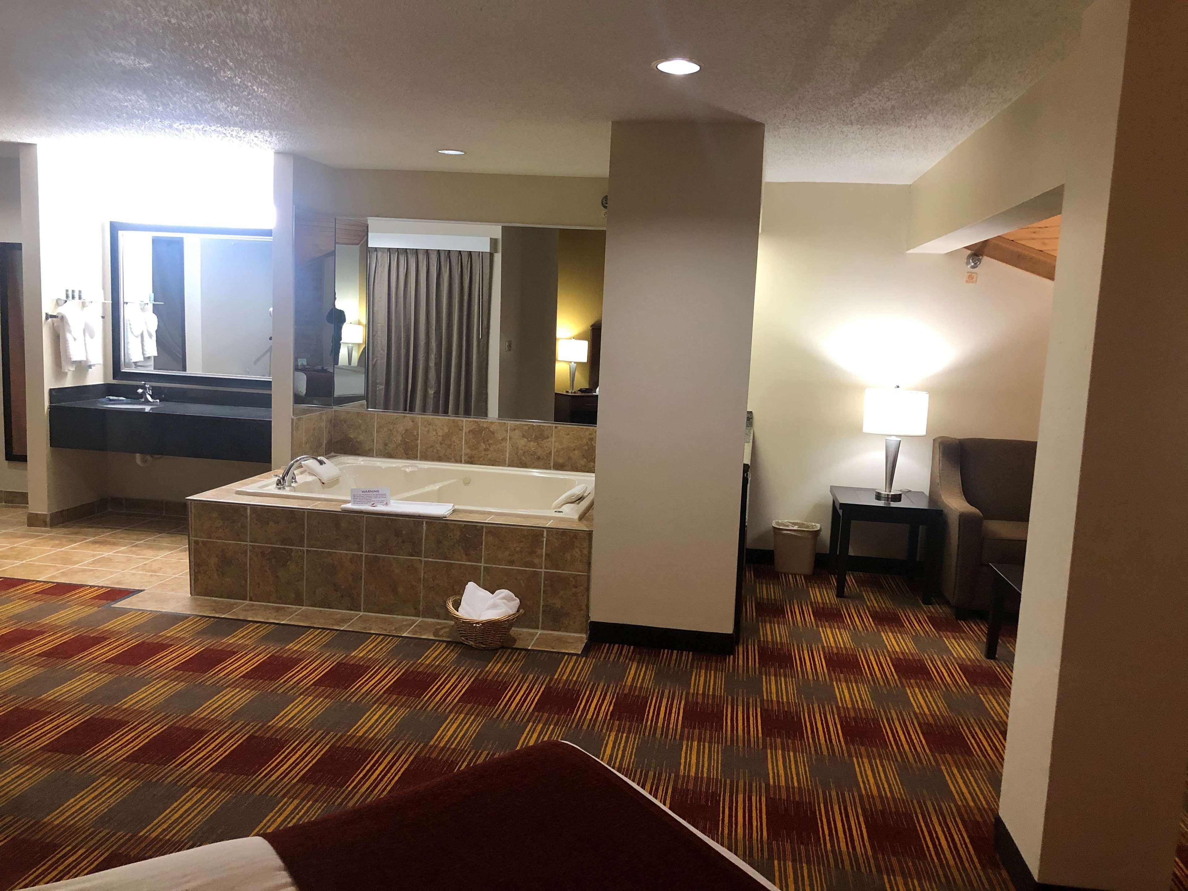 Best Western Lakewood Inn Hebron Eksteriør bilde