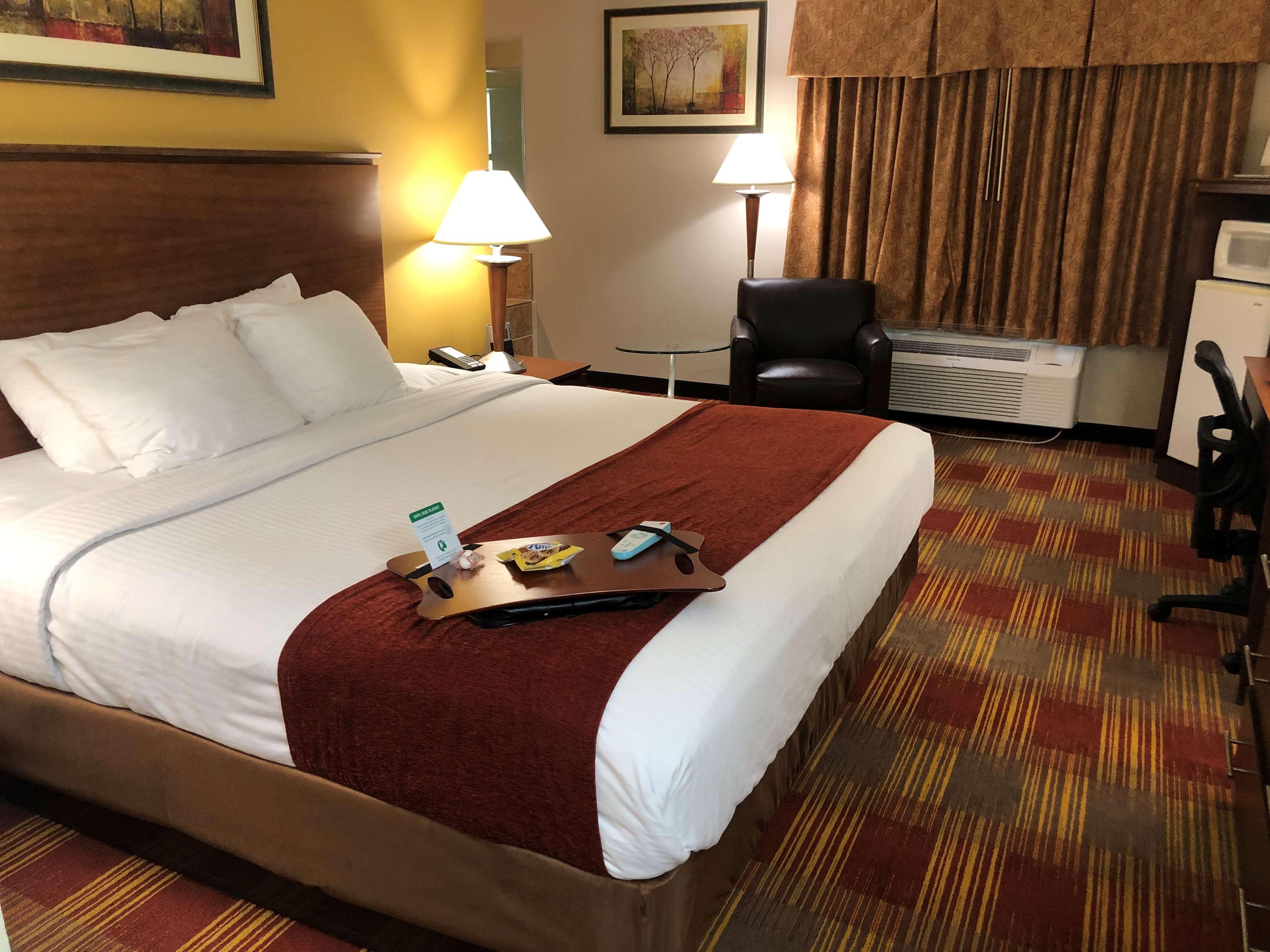 Best Western Lakewood Inn Hebron Eksteriør bilde