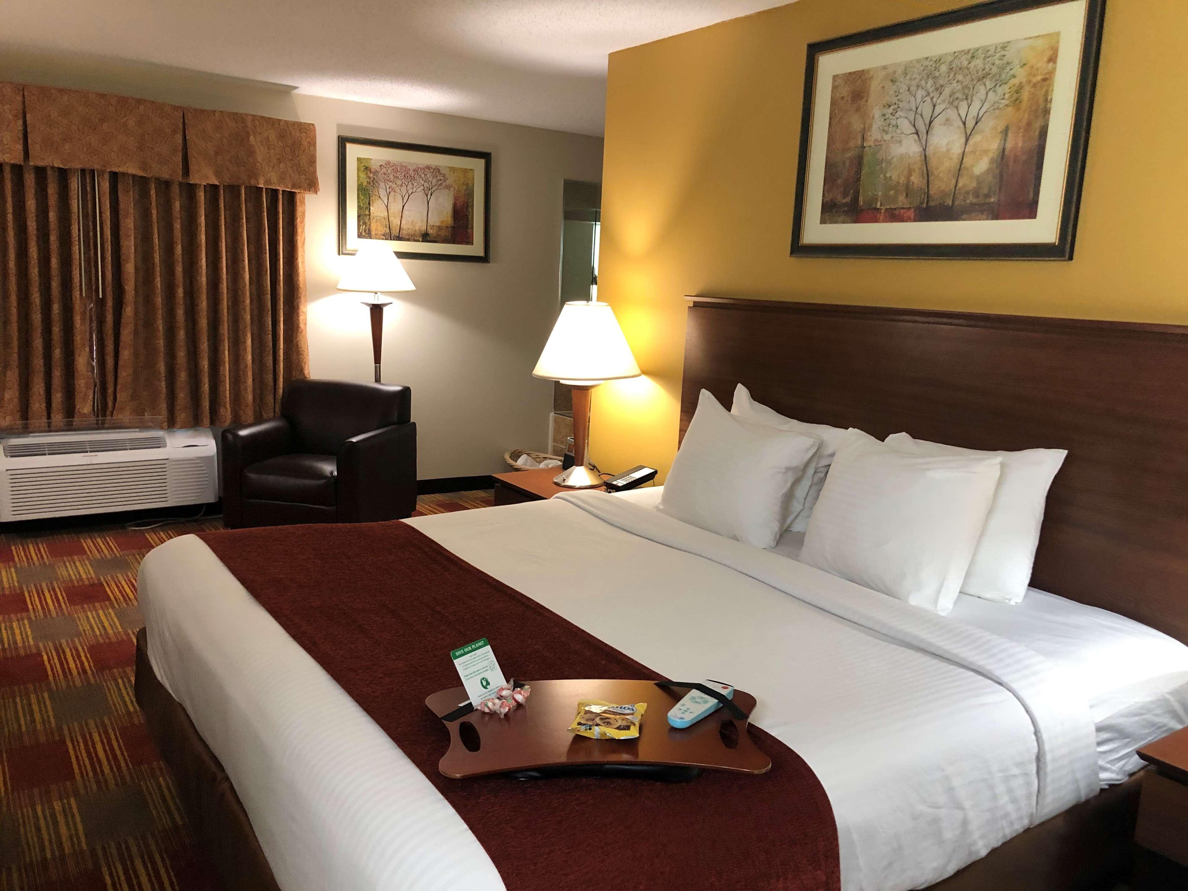 Best Western Lakewood Inn Hebron Eksteriør bilde