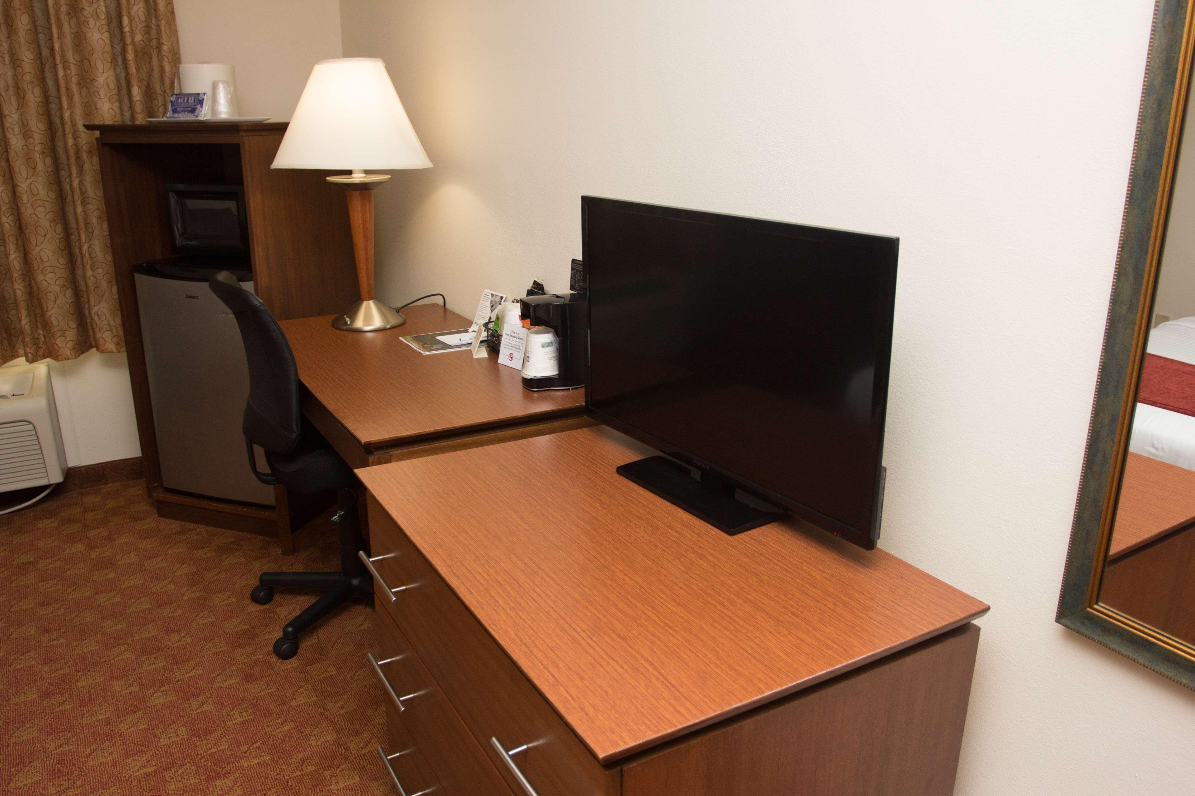 Best Western Lakewood Inn Hebron Eksteriør bilde