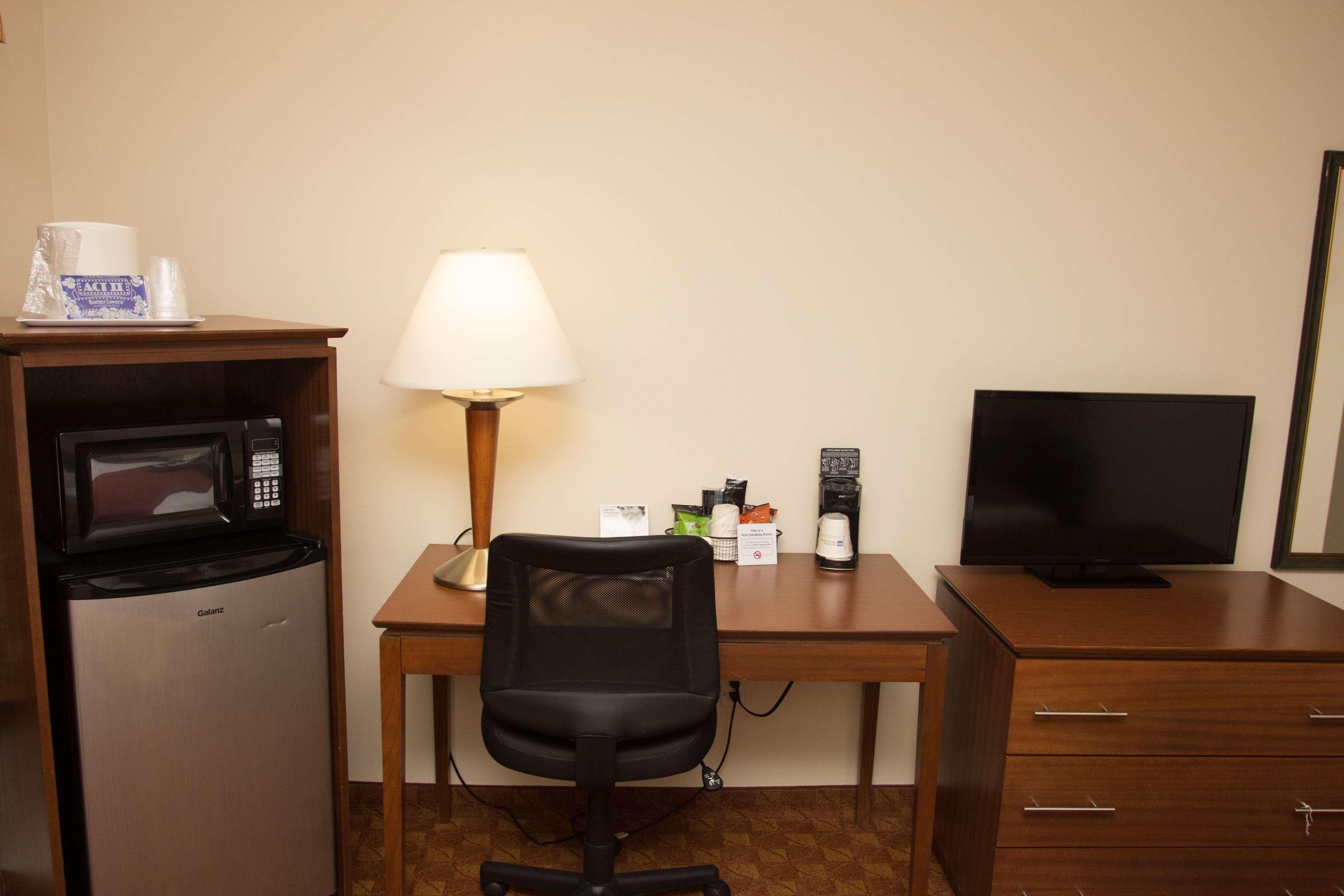 Best Western Lakewood Inn Hebron Eksteriør bilde