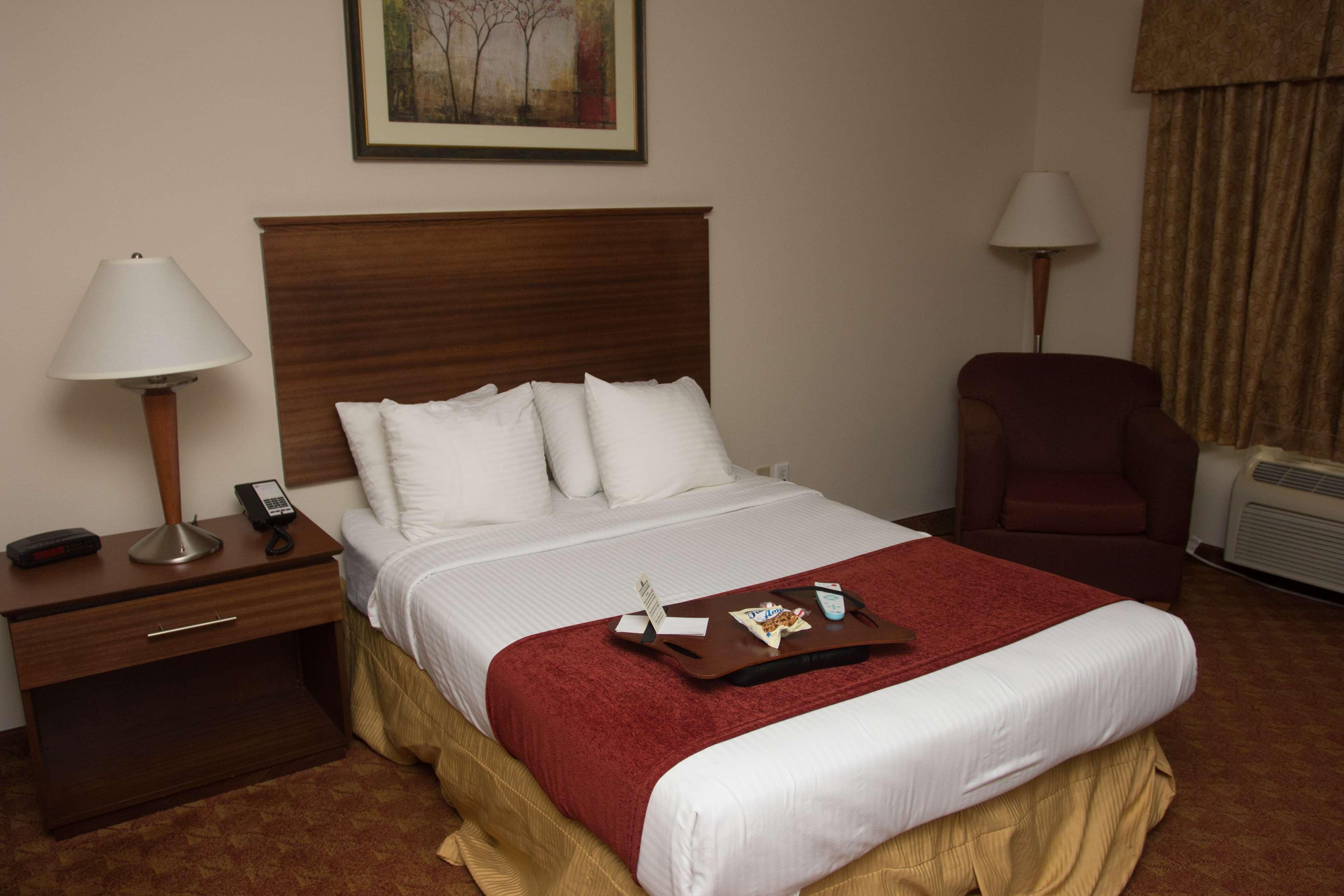 Best Western Lakewood Inn Hebron Eksteriør bilde