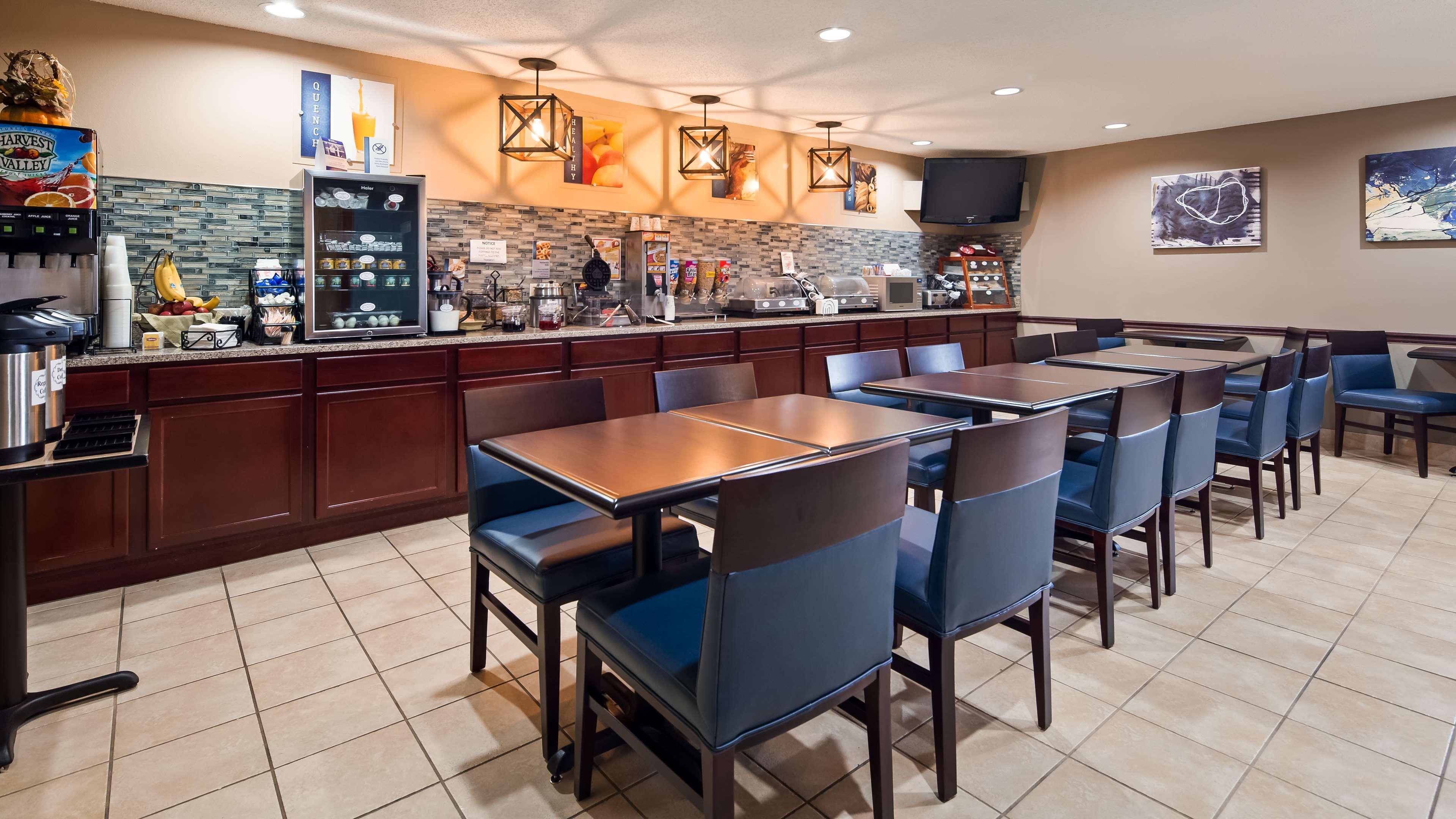 Best Western Lakewood Inn Hebron Eksteriør bilde