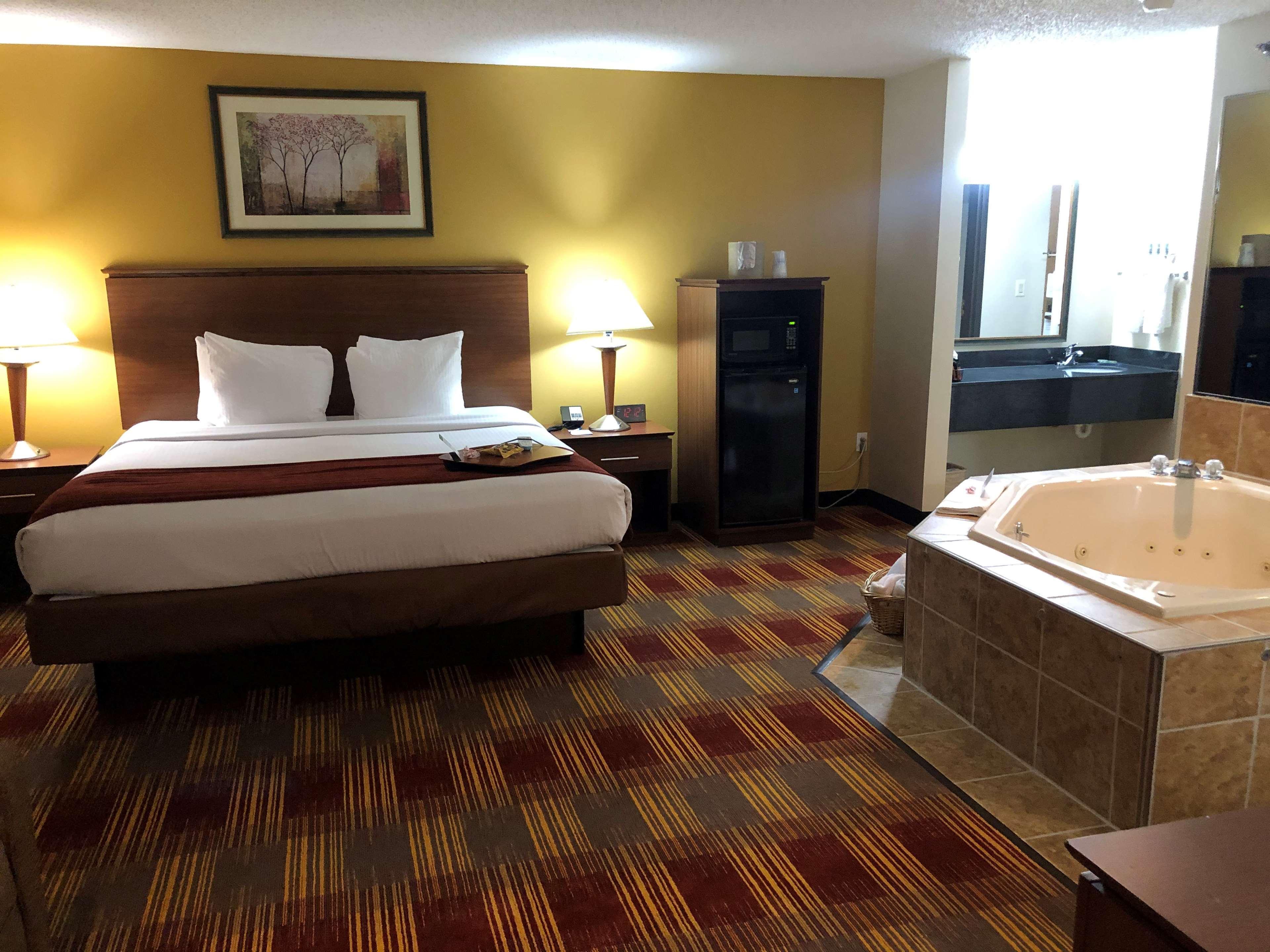 Best Western Lakewood Inn Hebron Eksteriør bilde