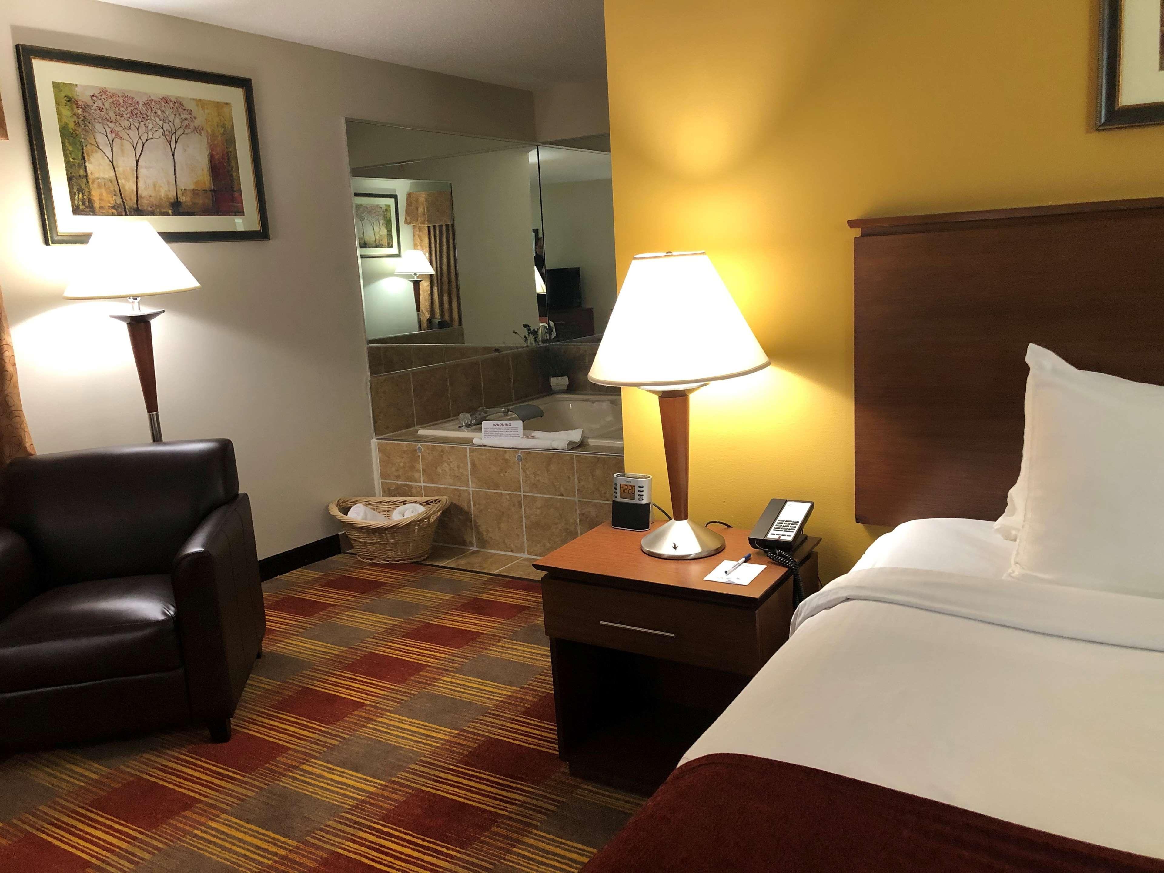 Best Western Lakewood Inn Hebron Eksteriør bilde