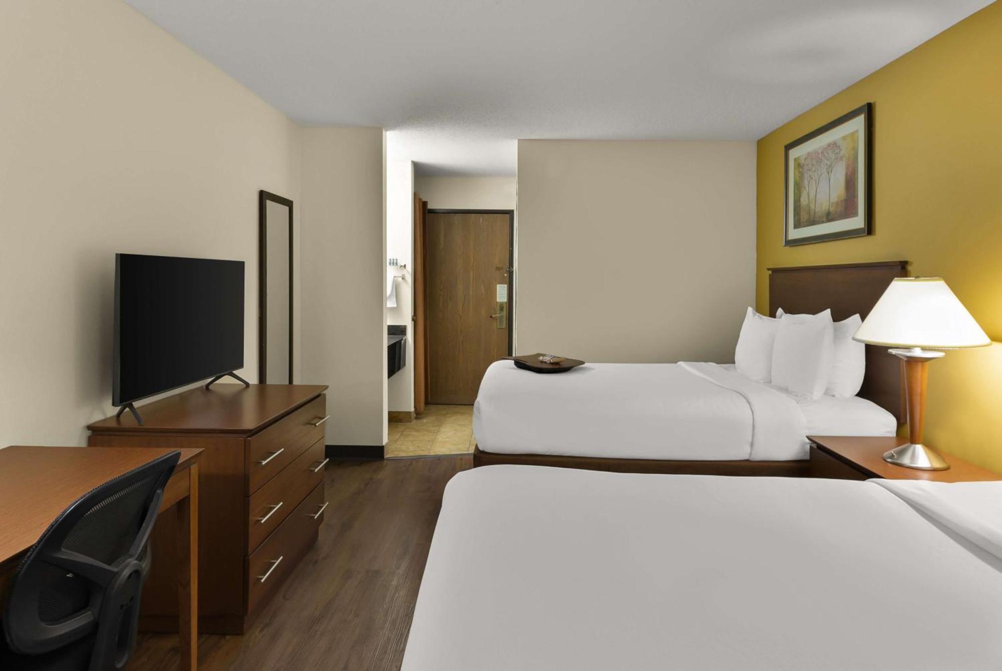 Best Western Lakewood Inn Hebron Eksteriør bilde