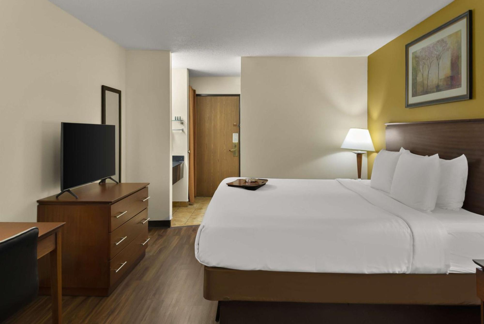 Best Western Lakewood Inn Hebron Eksteriør bilde