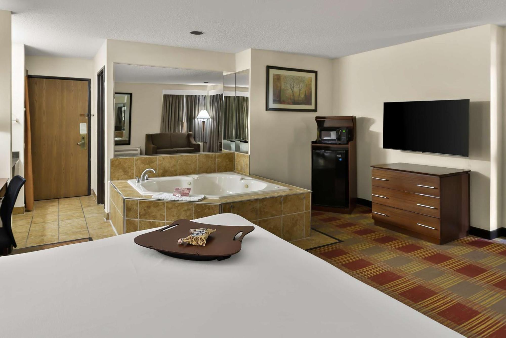 Best Western Lakewood Inn Hebron Eksteriør bilde