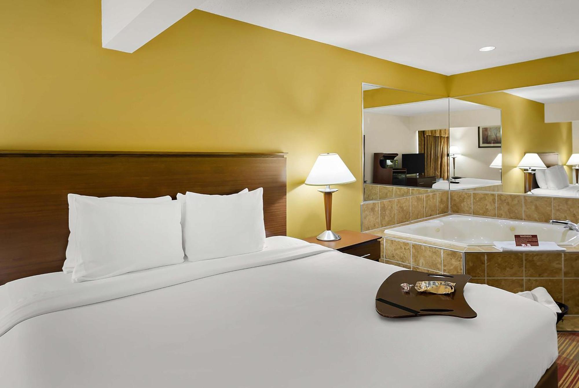 Best Western Lakewood Inn Hebron Eksteriør bilde