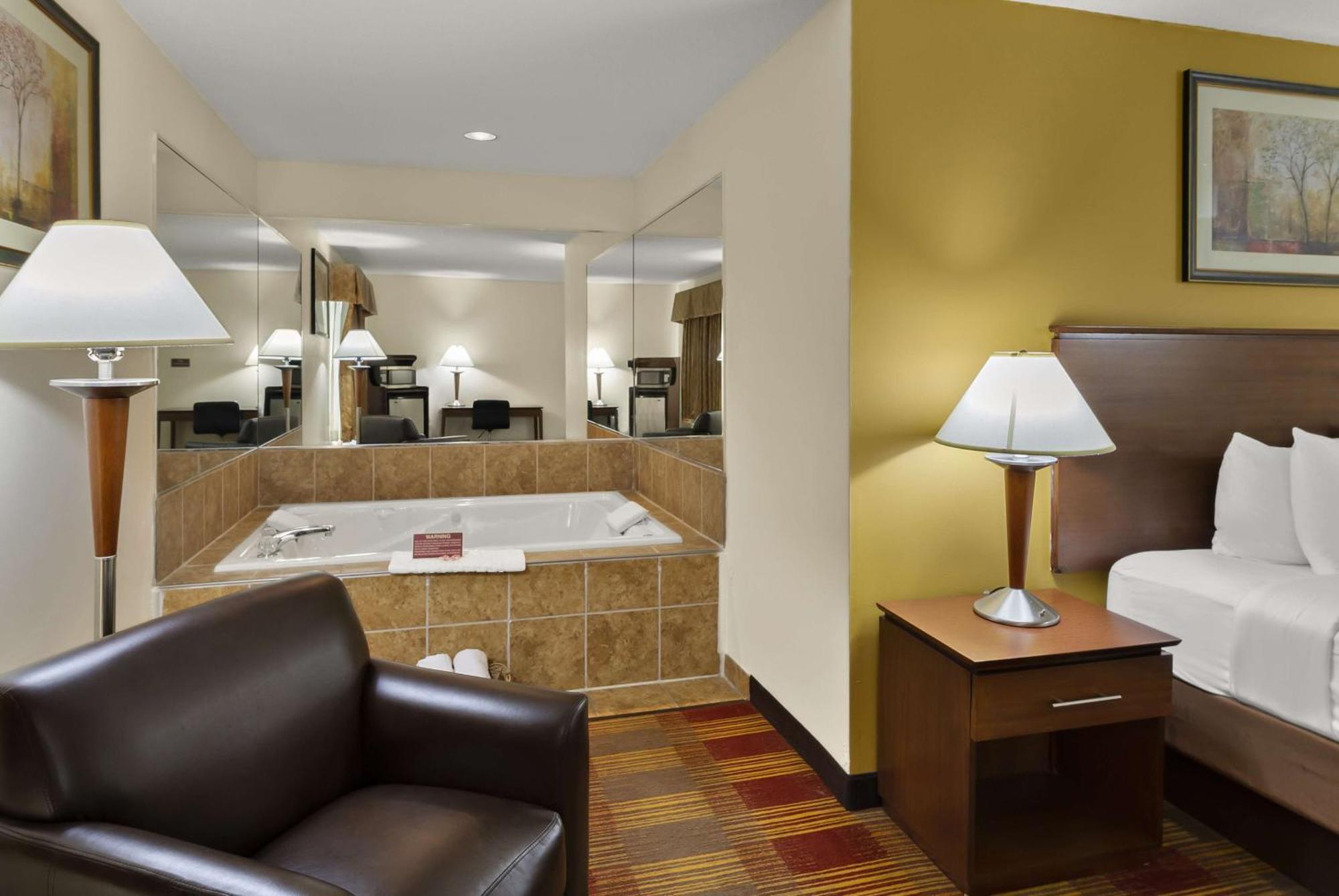 Best Western Lakewood Inn Hebron Eksteriør bilde