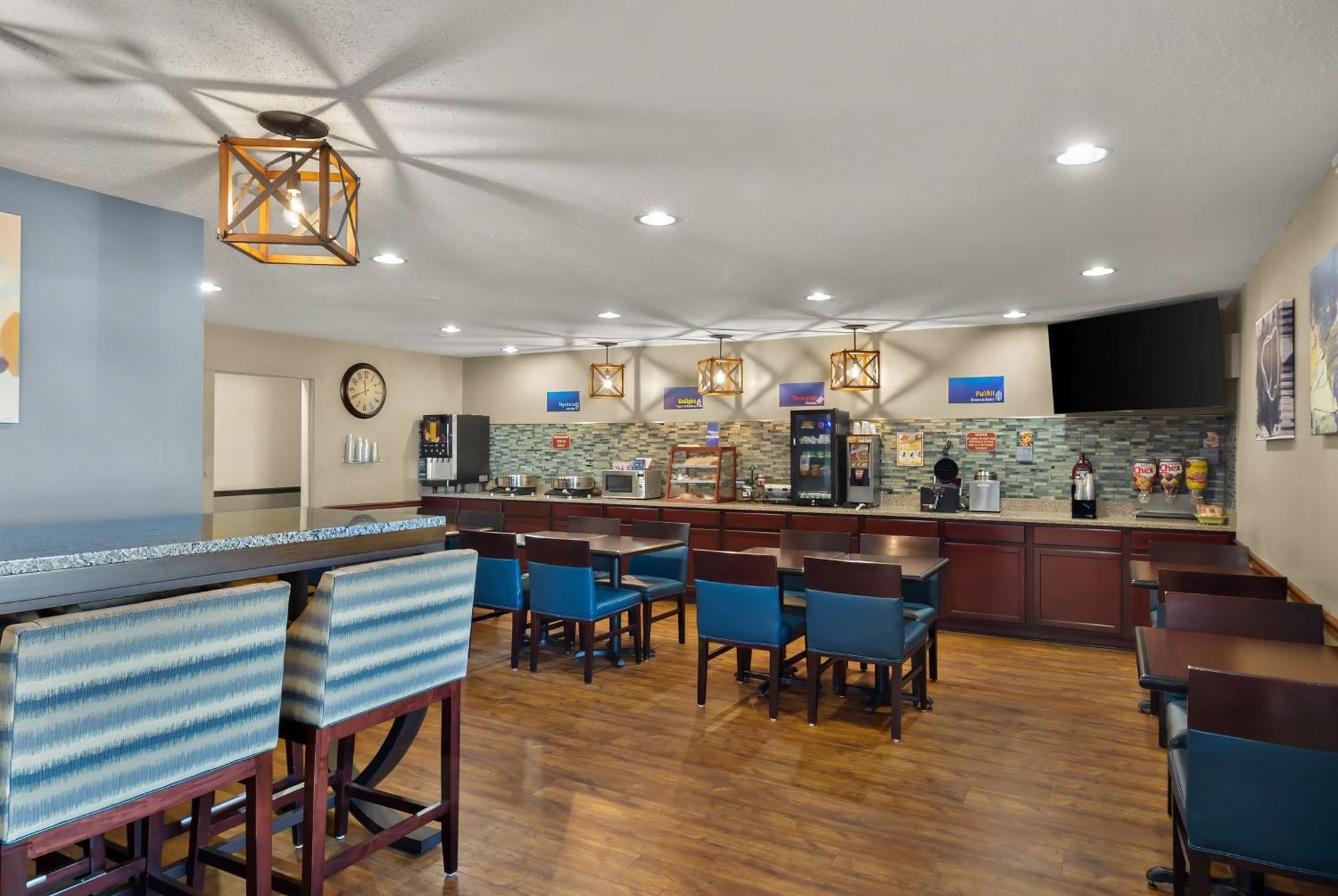 Best Western Lakewood Inn Hebron Eksteriør bilde