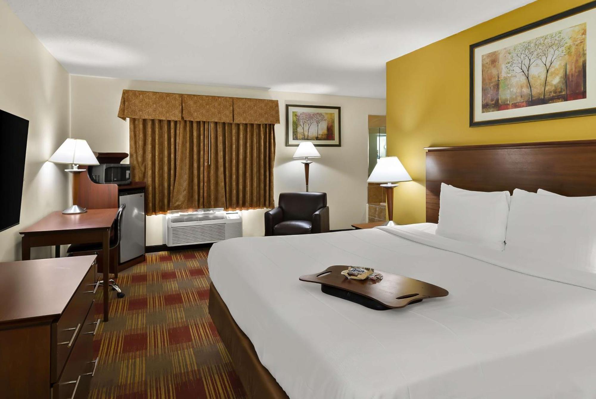 Best Western Lakewood Inn Hebron Eksteriør bilde