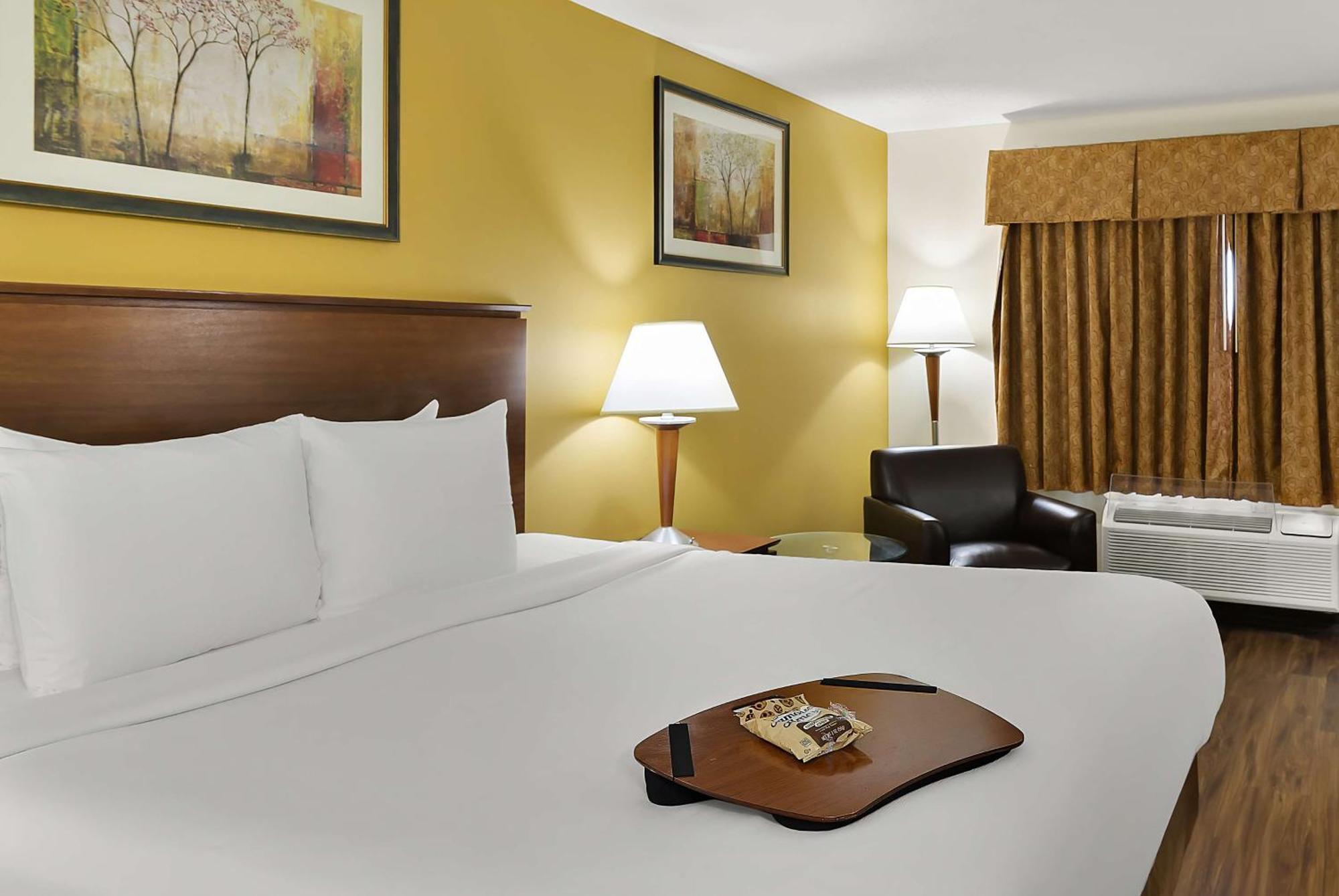 Best Western Lakewood Inn Hebron Eksteriør bilde
