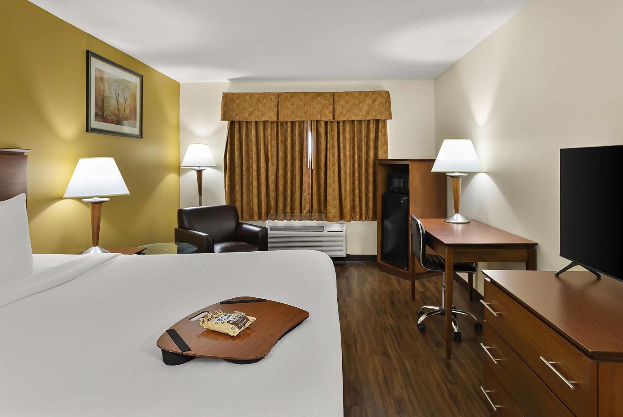 Best Western Lakewood Inn Hebron Eksteriør bilde