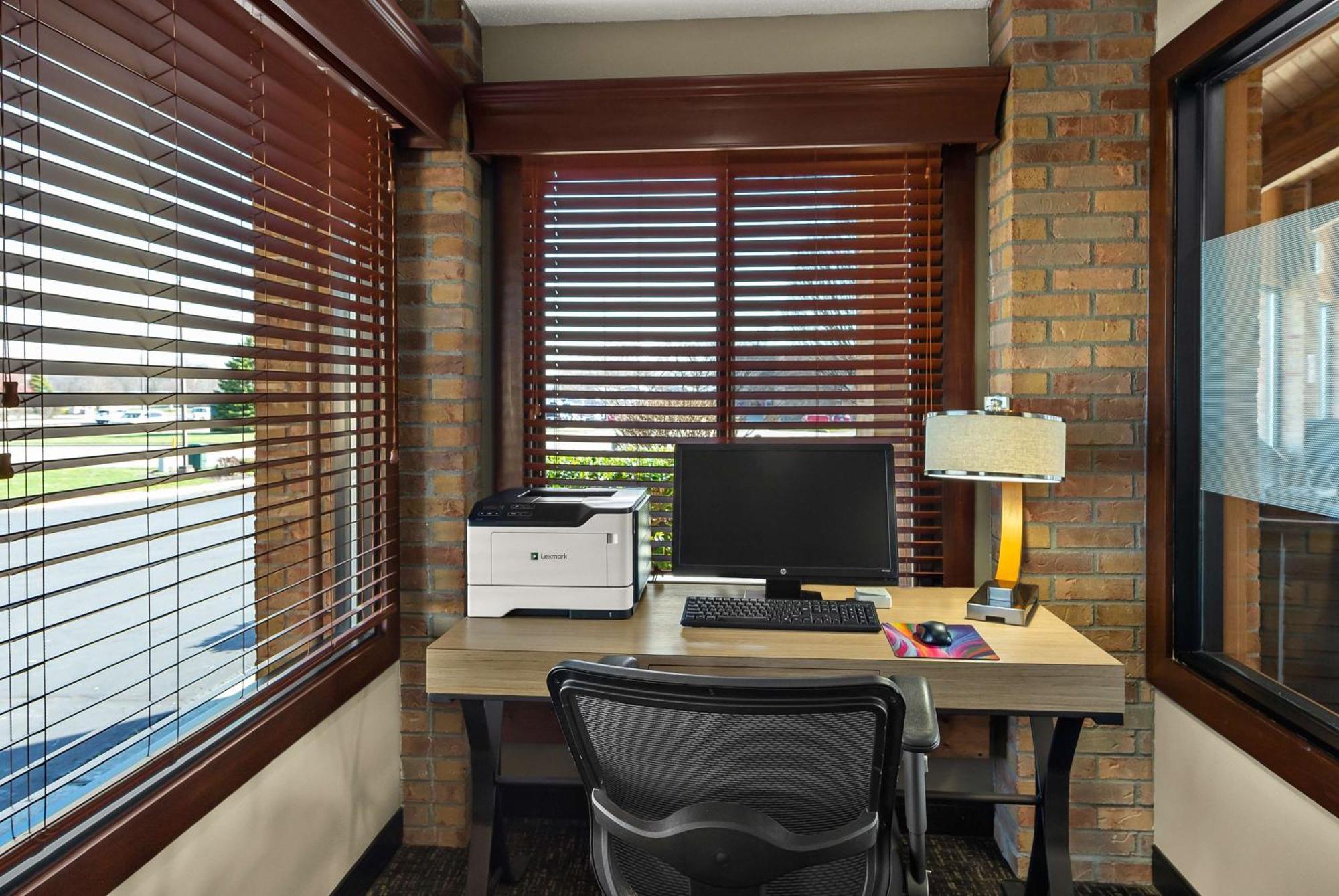 Best Western Lakewood Inn Hebron Eksteriør bilde